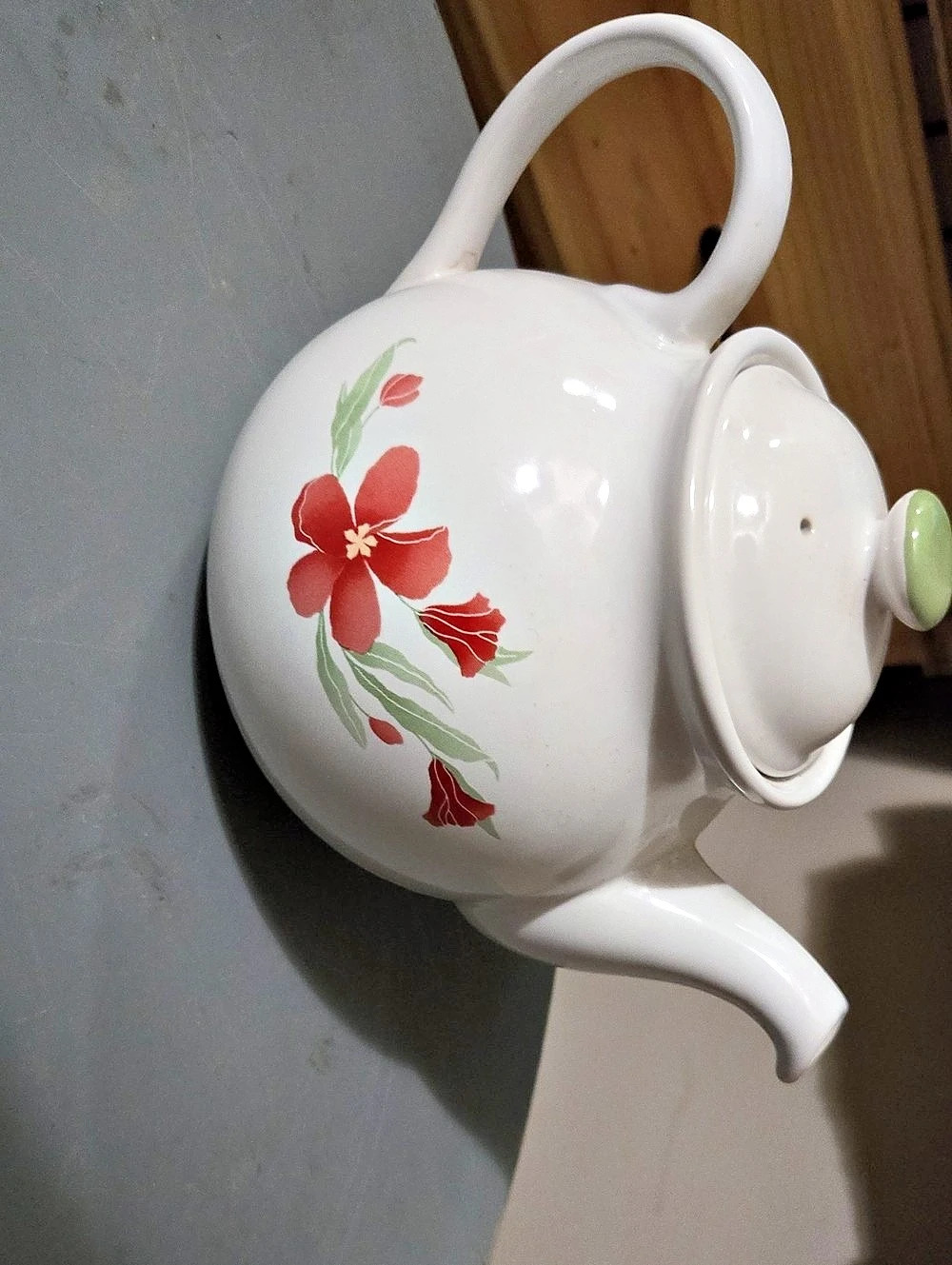 Floral Teapot in White & Red